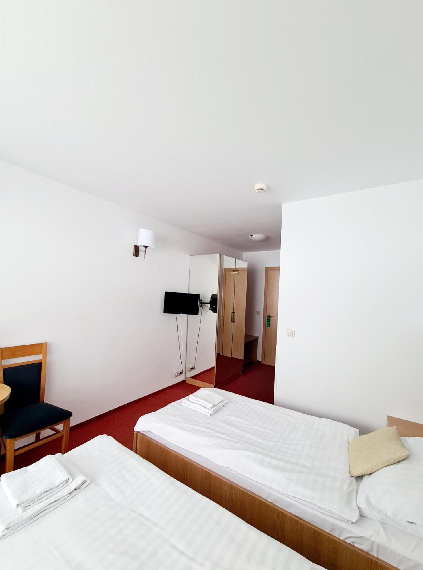 Piwniczna-Zdroj Ski Hotel מראה חיצוני תמונה