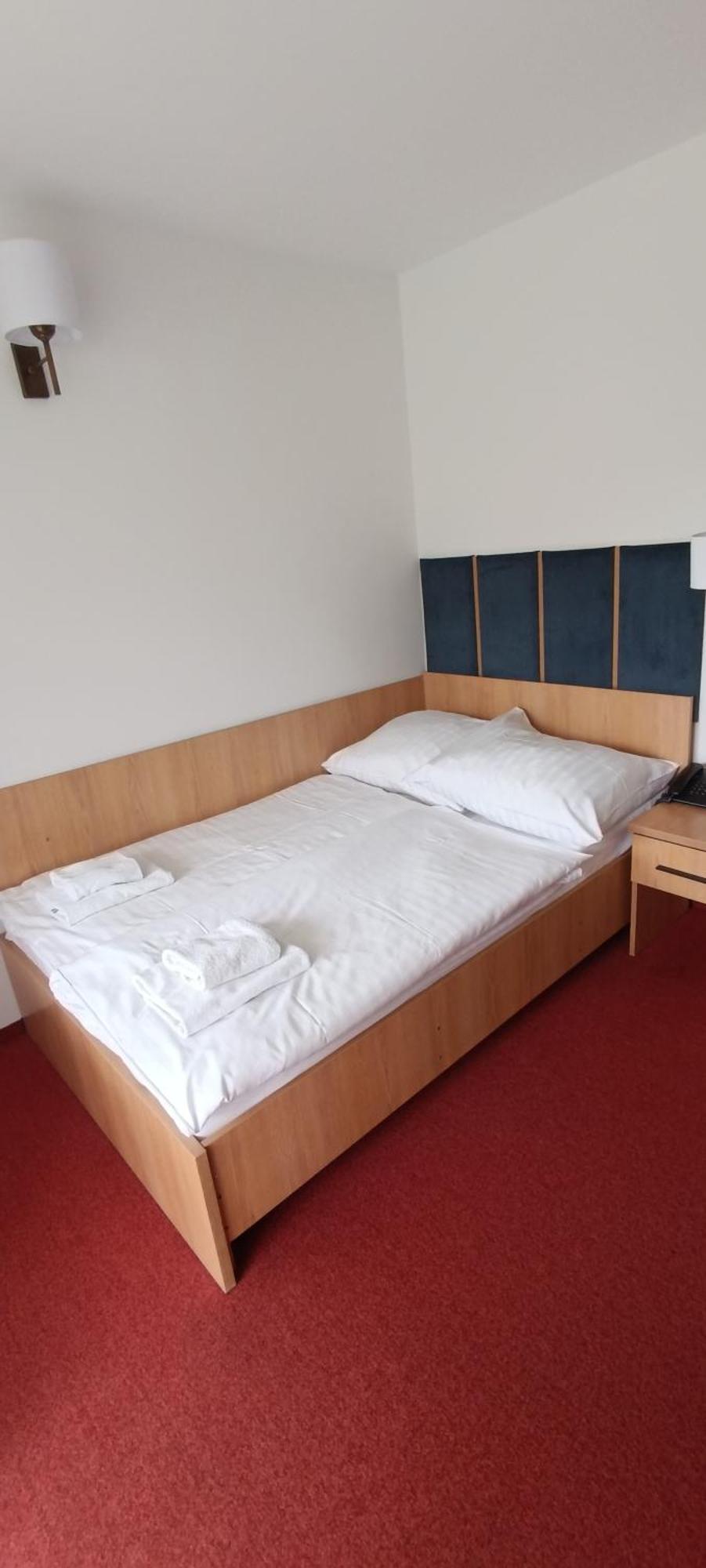 Piwniczna-Zdroj Ski Hotel מראה חיצוני תמונה