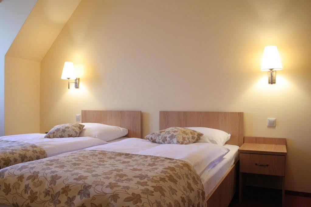 Piwniczna-Zdroj Ski Hotel מראה חיצוני תמונה